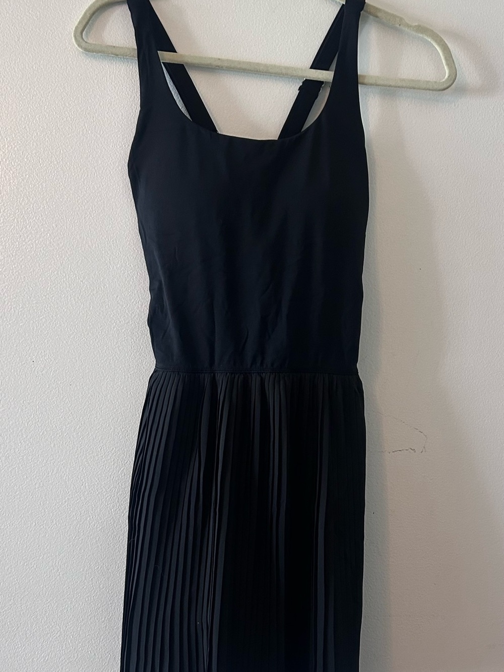 Soothfeel Womens Tennis Dress Athletic Dress with Built-in Bra - Picture 4 of 6